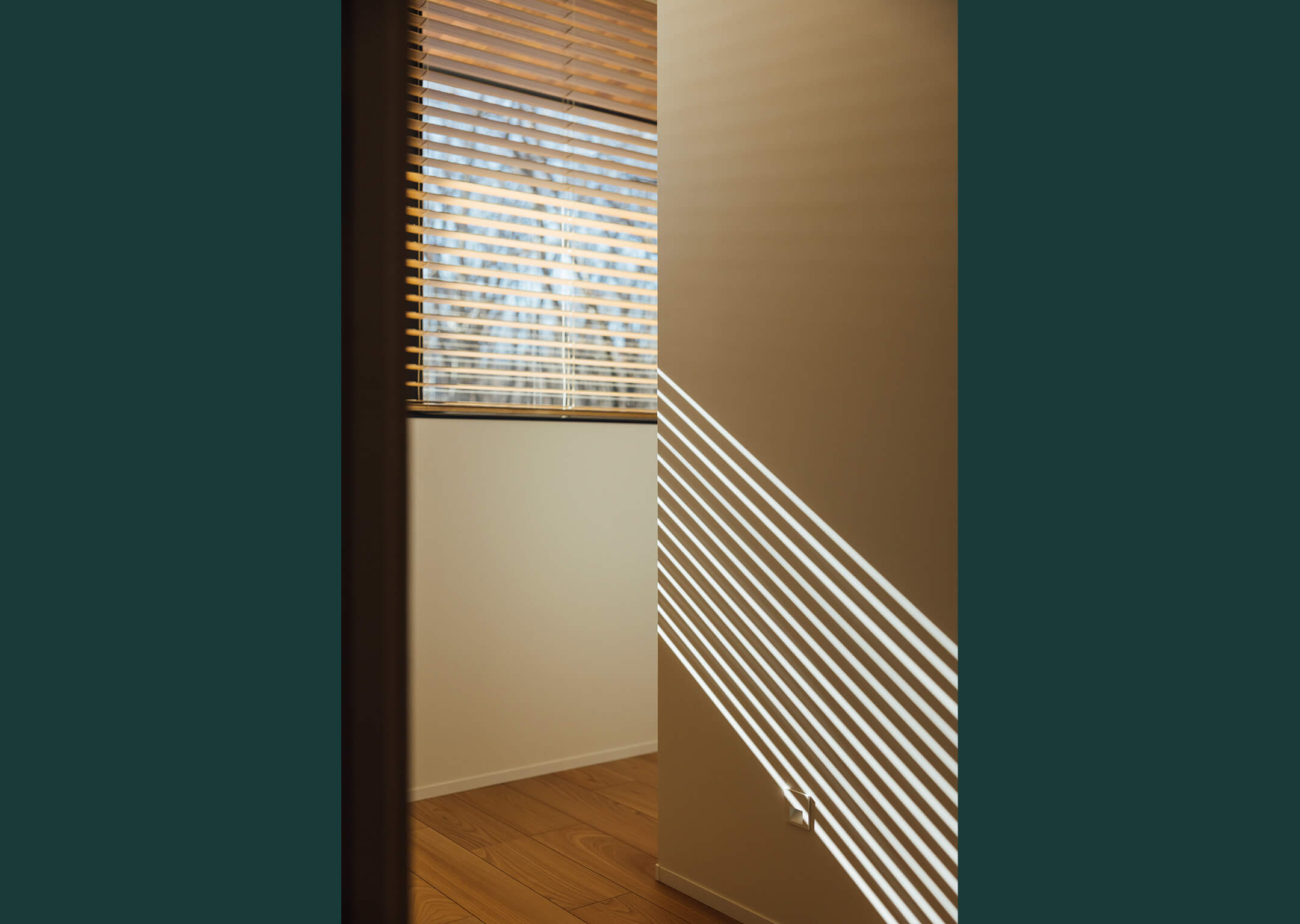 森に溶け込む平屋のセカンドハウス